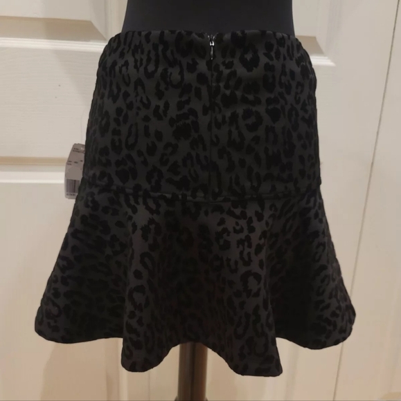 Forever 21 black velvet leopard cheetah animal print flowy mini skirt S - Picture 3 of 6